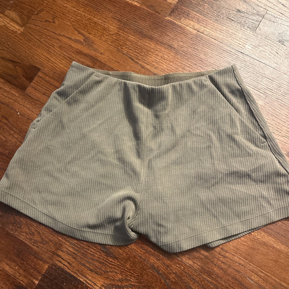 lululemon athletica ribbed soft stream shorts